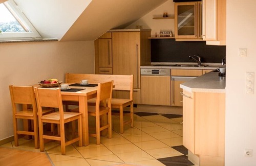 Breitenberg Apartment | Luxuriöse Ferienwohnung mit Badewanne und Balkon
