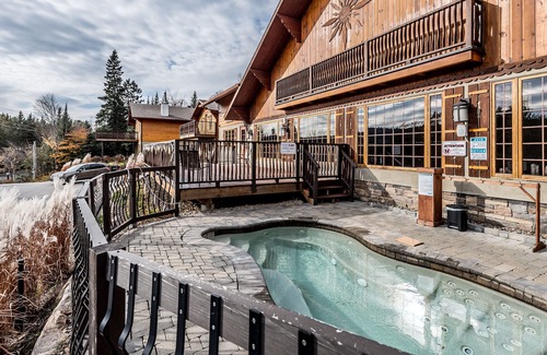 Sainte-Agathe-des-Monts Ski Chalet | Luxurious Paradise - four to six people