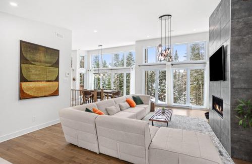 Lac-Swell Ski Chalet | Luxurious & Tranquil Nature Getaway ~ Scenic Views