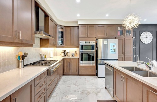 Stouffville House | Luxurious! Centrally located Stouffville Home-Office/Wi-Fi