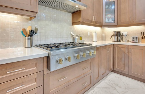 Stouffville House | Luxurious! Centrally located Stouffville Home-Office/Wi-Fi