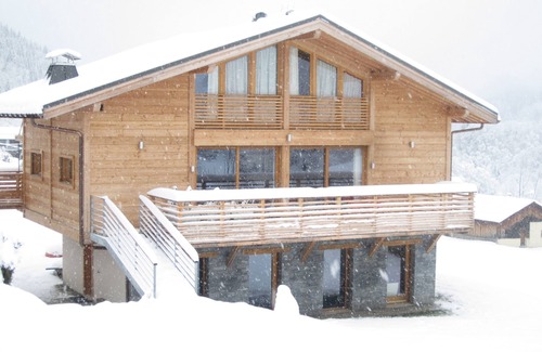 Les Contamines-Montjoie Ski Chalet | Luxurious, modern, genuine chalet in a great area with a sauna and Jacuzzi