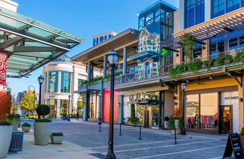 Peachtree Heights West Apartment | Luxurious 1,000 Sq ft. Buckhead Penthouse