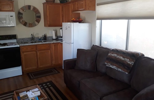 Tempe House | Luxurious 1 bedroom 1 bathroom with full kitchen