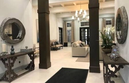 The Woodlands Apartment | Luxurious 1 bedroom apartment in a resort-style gated community.