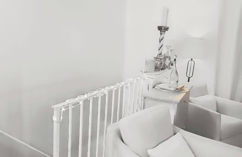 Galloway Condo | Luxurious 1-bedroom Condo just 11 min from Downtown Columbus Washer/Dry WiFi, AC
