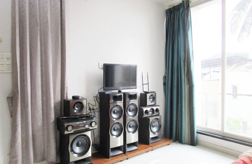 Belagavi House | Luxurious 1 Bedroom Penthouse, Couple Friendly in lovely Belagavi with AC, WiFi