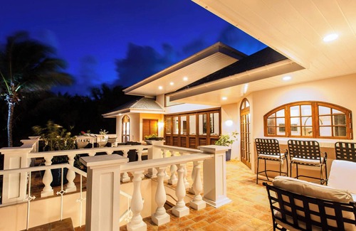 The Valley Villa | Luxurious 10-bedroom villa with WiFi and AC in amazing George Hill