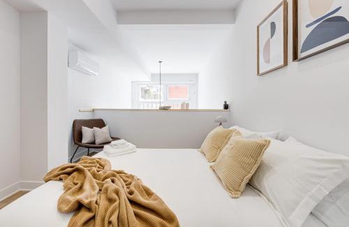 Mile End Apartment | Luxurious 1BDR Two-Floor Loft in Mile End -1A