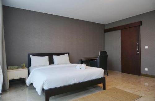 Pancoran Apartment | Luxurious 1BR at L'Avenue Apartment near Sampoerna Universitas By Travelio
