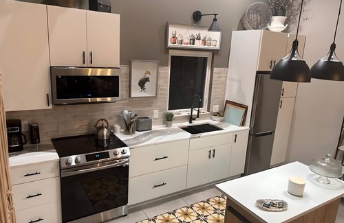 Carbondale House | Luxurious 2 Bdrm Creekside Deckhouse Retreat