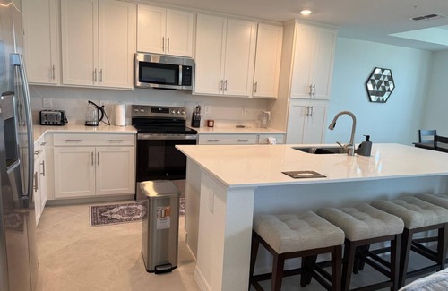 Venice Condo | Luxurious 2/bed, 2/bath condo in beautiful golf community