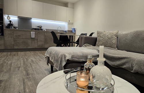 Gascoigne Apartment | Luxurious 2-Bed Haven in the Heart of Barking