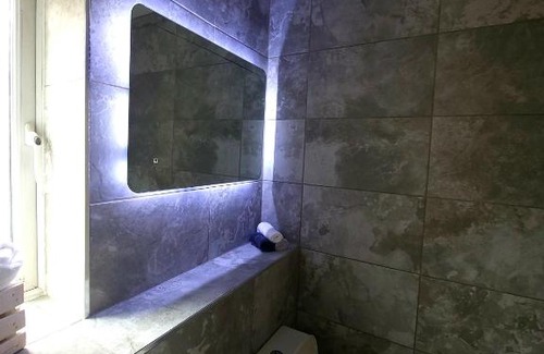 Seacroft Apartment | Luxurious 2 bed house (sleeps 4) Close to Leeds City Centre