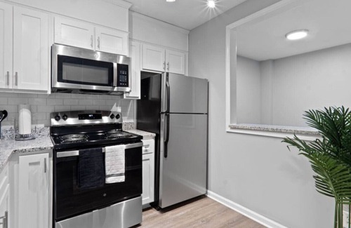 Crabtree Apartment | Luxurious 2 Bed Suite - in Raleigh!