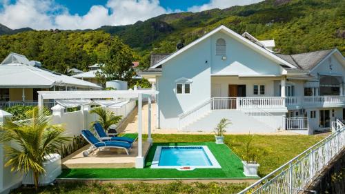 Beau Vallon Villa | Luxurious 2-Bed Villa in Bel Ombre Mahe Seychelles