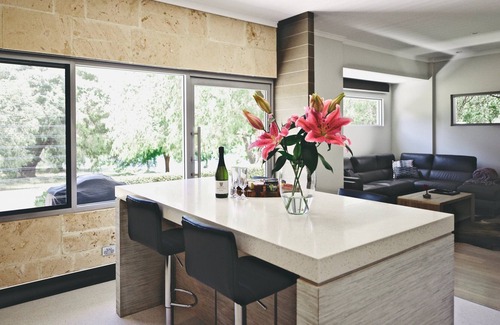 Bramley Villa | Luxurious 2 bedroom, 1 bathroom self contained limestone villa, with a hot spa.