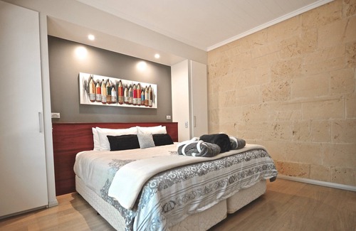 Bramley Villa | Luxurious 2 bedroom, 1 bathroom self contained limestone villa, with a hot spa.