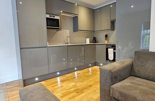 West Finchley Apartment | Luxurious 2 bedroom apartment, truly exceptional experience.