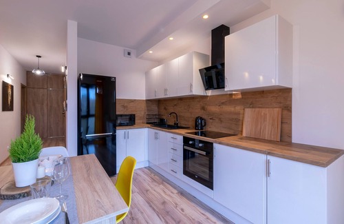Gdansk Apartment | Luxurious 2 bedroom apartment inGdansk, 10 mins drive to City Centre