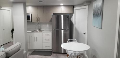 Winnipeg House | Luxurious 2 bedroom basement suite