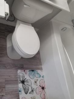 Winnipeg House | Luxurious 2 bedroom basement suite