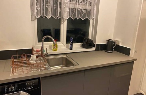 Wall End Apartment | Luxurious 2 Bedroom Flat With Balcony London