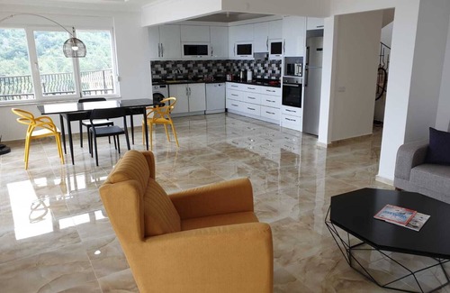 Kargicak Apartment | Luxurious 2 bedroom penthouse with amazing view!