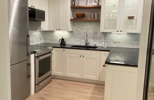 Dayton Condo | Luxurious 2-Bedroom Condo in Centerville Furnished by Ralph Lauren