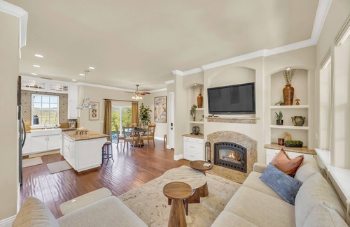 Placerville Cottage | Luxurious 2 bedroom cottage with AC, wifi, hot tub and much more.