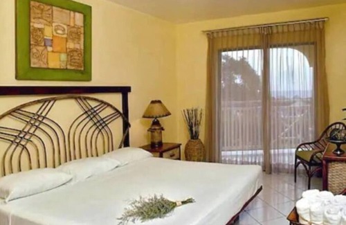 Los Brazos House | Luxurious 2 Bedroom Presidential Suite