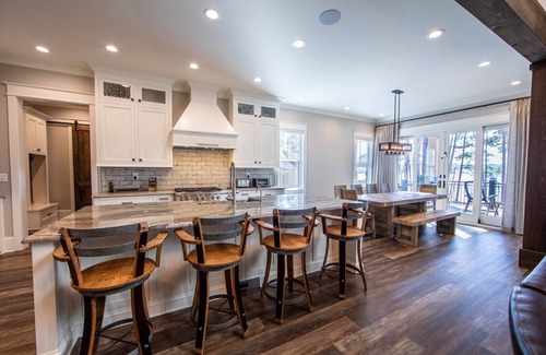 Lake Oconee House | Luxurious 2019-5 Bedroom Lakefront Home. Available April 1-15, 2025