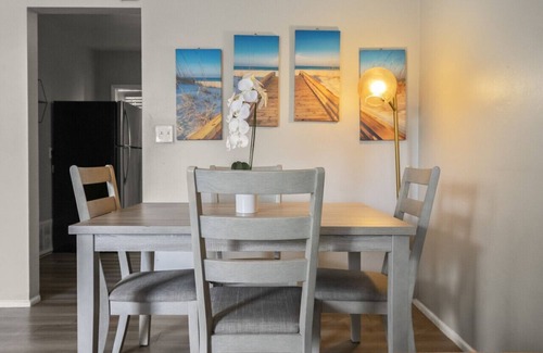 Peaceful Valley Apartment | Luxurious 2B2B Oldtown Scottsdale Free Parking