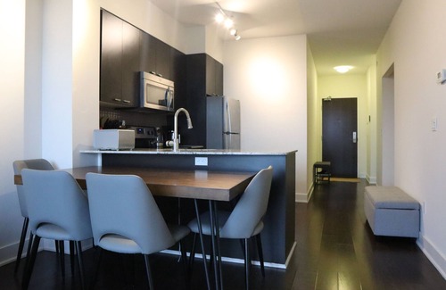 Willowdale Apartment | Luxurious 2BR 1Bath Condo in North York