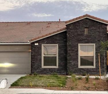 Pumpkin Center Apartment | Luxurious 2BR 2BA Modern Getaway