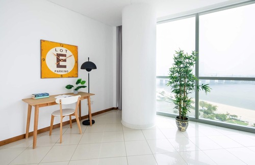 Dubai Festival City Apartment | Luxurious 2BR w/Amazing Dubai Creek Views!