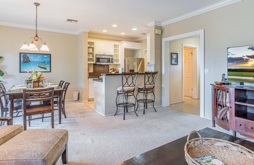 Kapolei Condo | Luxurious 3 Bed, 2 Bath Town Home in Coconut Plantation (1194)