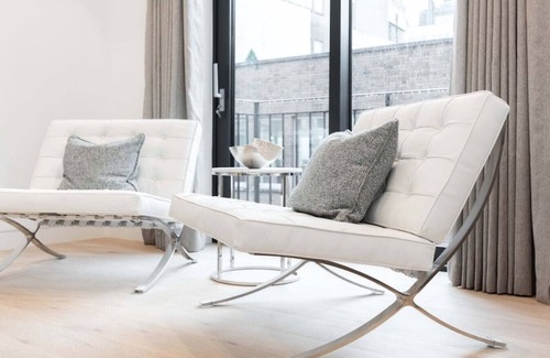 London City Centre Apartment | Luxurious 3 Bedroom in Trafalgar Sq