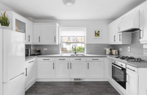 Braintree House | Luxurious 3 Bed House with Free Parking in Braintree, Close to the Train Station & City Centre