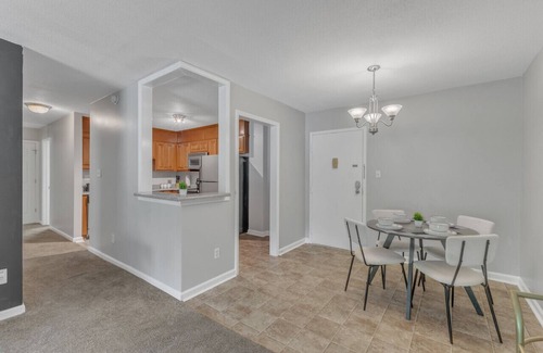 Crabtree Apartment | Luxurious 3 Bed Suite in Raleigh~