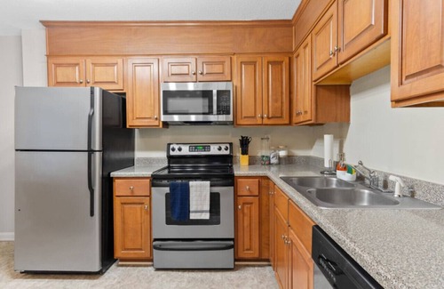 Crabtree Apartment | Luxurious 3 Bed Suite - in Raleigh!~