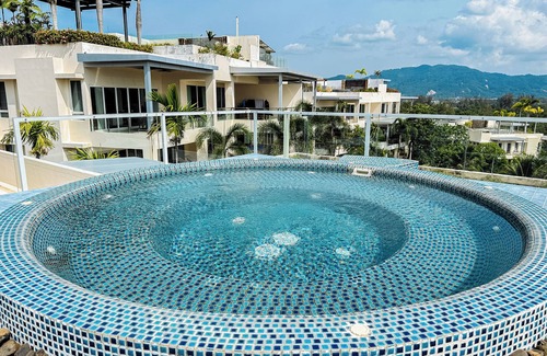 Cherngtalay Condo | Luxurious 3 Bedroom Penthouse Condo/Apartment