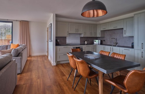 Chittlehamholt Cabin | Luxurious 3 bedroom lodges with stunning meadow views.