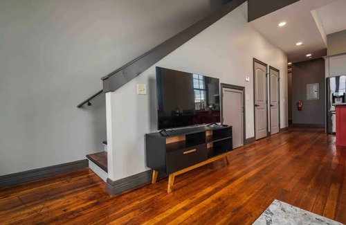 Downtown Toledo Apartment | Luxurious 3-bedroom Loft with amazing views, in Downtown Toledo