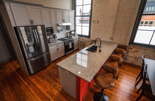 Downtown Toledo Apartment | Luxurious 3-bedroom Loft with amazing views, in Downtown Toledo