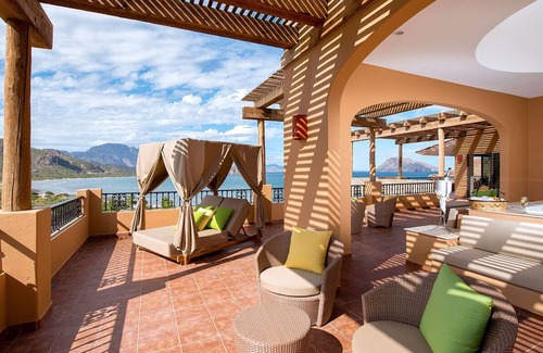 Loreto Apartment | Luxurious 3-Bedroom Penthouse with Spectacular Ocean Views in Loreto