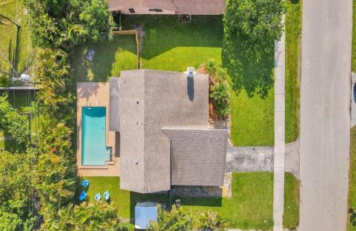 Delray Beach House | Luxurious 3-Bedroom House w Priv Pool Game Room