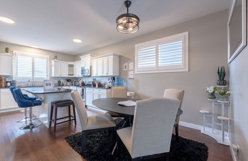 Cochrane House | Luxurious 3-Bedrooms with Office & Media Room