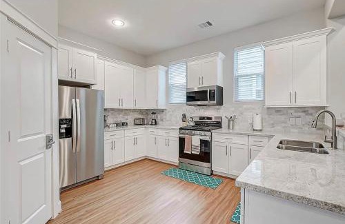 Greater Heights House | Luxurious 3 Beds/3.5 Baths House- The Heights