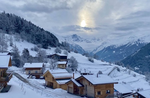 Levron Ski Chalet | LUXURIOUS 3 BR COTTAGE IN LE LEVRON
